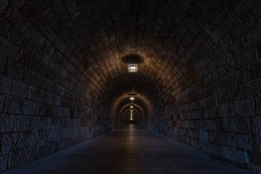 Obersalzberg, Berchtesgarden, Almanya 'daki Kehlsteinhaus dağına uzanan bir koridor.