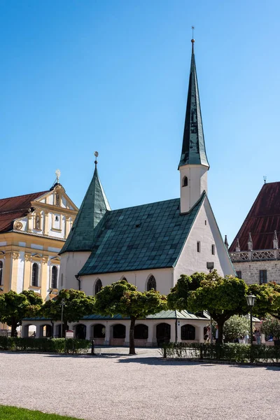 德国巴伐利亚Altoetting朝圣地点的小主教堂 — 图库照片