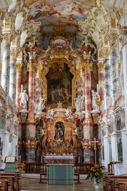 Almanya, Bavyera 'daki ünlü hac kilisesi Wieskirche' nin papaz evi.