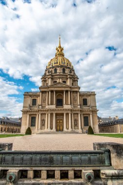 Ünlü Kubbe des Invalides 'in içinde Napolyon' un mezarı var, Paris, Fransa