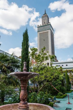 Büyük Mosquee de Paris, Fransa 'da güzel bir saray.