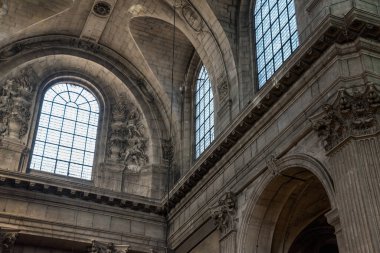 Fransa, Paris 'teki Saint Sulpice kilisesinin tavan arası.