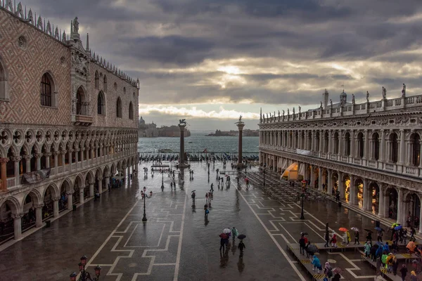 Πλατεία Του Αγίου Μάρκου Στη Βενετία Κατά Διάρκεια Κακοκαιρίας Και — Φωτογραφία Αρχείου