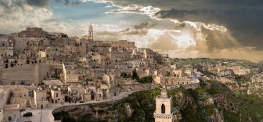 İtalya 'nın ünlü Sassi di Matera' sının panoramik manzarası