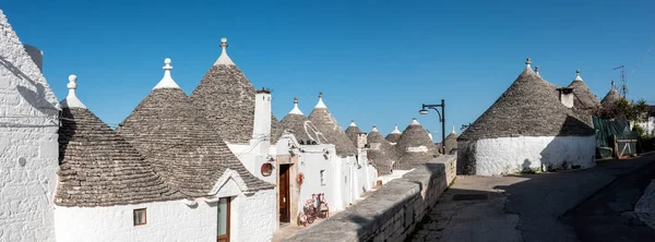 Iconic Residential Houses Historic Trulli District Alberobello Italy — стоковое фото