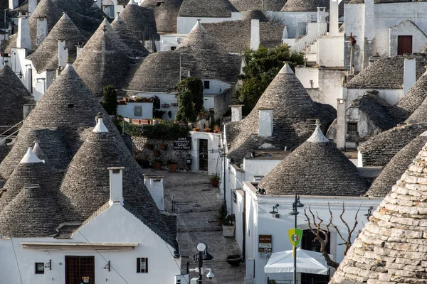 Scenic Cityscape Downtown Alberobello Its Famous Trulli Buildings Southern Italy — стоковое фото