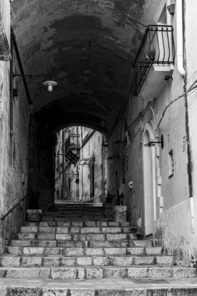 Empty Staircase Leading Passage Somewhere Downtown Matera Southern Italy — Stockfoto