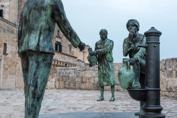 Artistic Sculpture People Staying Fountain Sassi Matera Southern Italy — 스톡 사진