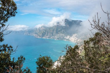 İtalya 'nın tanrıların yolundan Amalfi sahilinin kıyı şeridi