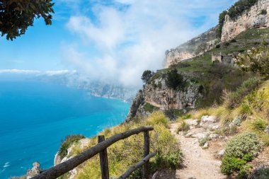 İtalya 'nın tanrıların yolundan Amalfi sahilinin kıyı şeridi