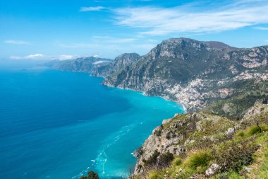 İtalya 'nın tanrıların yolundan Amalfi sahilinin kıyı şeridi
