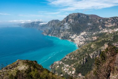 İtalya 'nın tanrıların yolundan Amalfi sahilinin kıyı şeridi