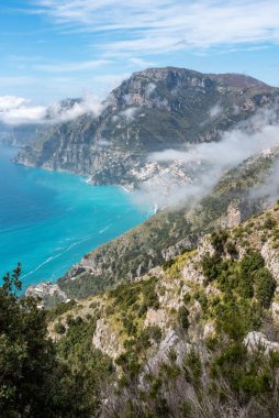 İtalya 'nın tanrıların yolundan Positano kasabasının manzarası