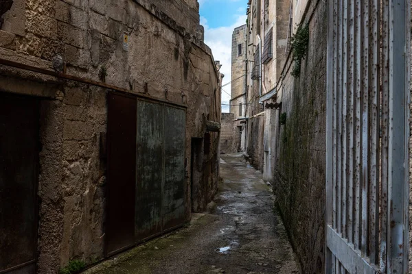 Empty Path Old Derelict Houses Center Gargano Southern Italy — ストック写真