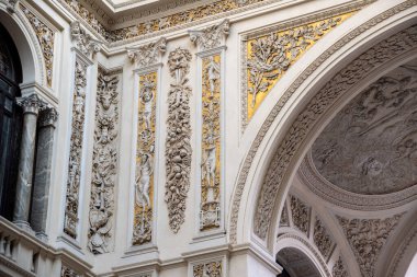 Napoli 'deki Umberto I Galerisi, Yeni Sanat Tasarımı, Güney İtalya
