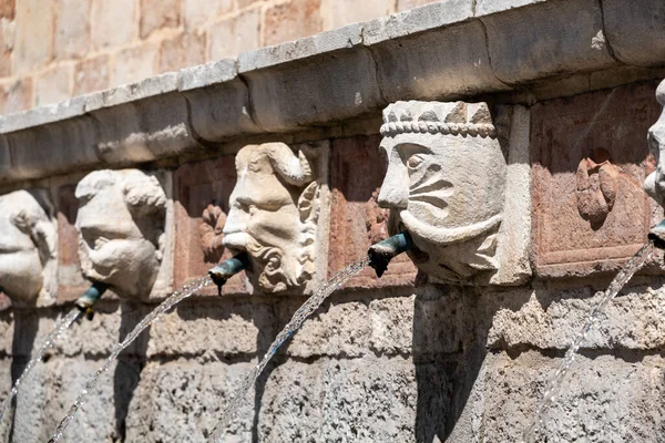 Famous Mediaeval Fountain Spouts Ithe Old Town Aquila Abruzzi Italy — Foto de Stock