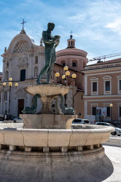 Fountain Front Cathedral San Massimo Aquila Abruzzo Italy — Stockfoto