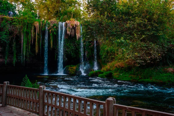 Antalya Turkey Красивий Пейзаж Видом Водоспад Верхнього Дудена Парку Вечорів — стокове фото