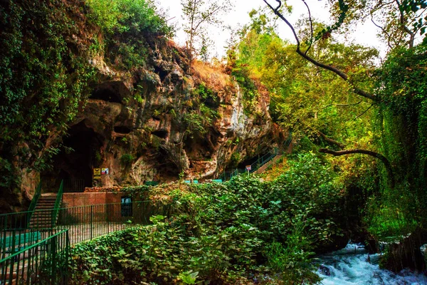 Antalya Türkei Felsen Mit Höhlen Naturpark Oberen Duden Wasserfall Antalya — Stockfoto