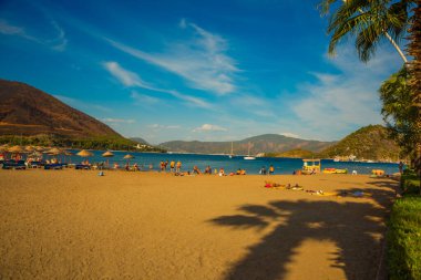 ICMELER, Marmaris, TURKEY: Türkiye 'de Marmaris yakınlarındaki Icmeler' de sahil ve sahil manzarası