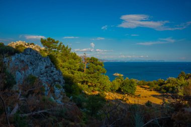Marmaris, MUGLA, TURKEY: Mugla ilinin Marmaris ilçesindeki Turunc köyünde dağ ve deniz manzaralı güzel manzara.