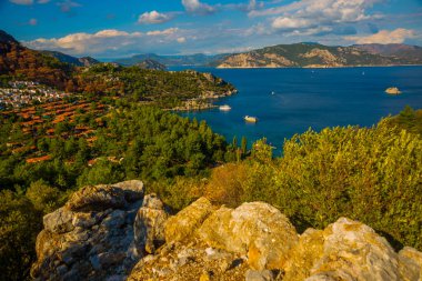 AMOS, MARMARIS, MUGLA, TURKEY: Antik Amos kentinden körfezin üst görünümü.