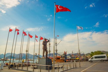 Marmaris, MUGLA, TURKEY: Türkiye 'nin Marmaris kentinde Mustafa Kemal Atatürk anıtı.
