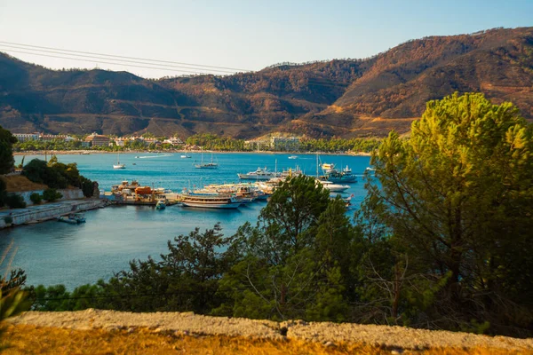 Icmeler Mugla Turkey Lanskap Indah Dengan Pemandangan Pantai Dan Kapal Stok Gambar Bebas Royalti