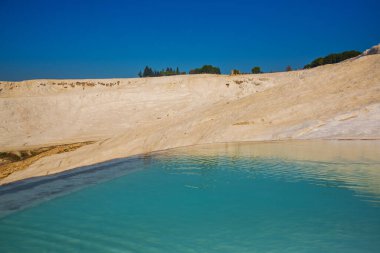 Pamukkale 'deki Turkuaz Su Travertin Havuzu' nda PAMUKALE, DENIZLI, TURKEY.