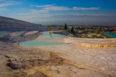 Pamukkale 'deki Turkuaz Su Travertin Havuzu' nda PAMUKALE, DENIZLI, TURKEY.