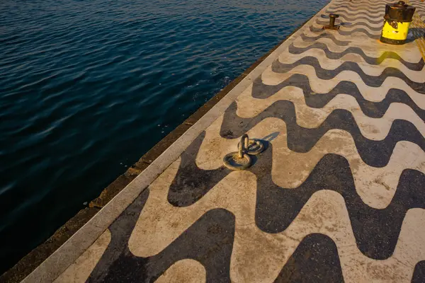 Izmir Turkey Променад Видом Море Традиційний Візерунок Дорозі Ізмірі Похмурий — стокове фото