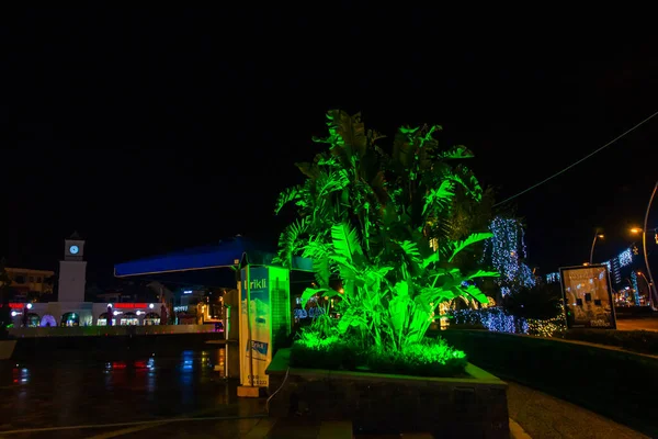 TURKEY, MARMARIS: Beautiful central fountain and Tower in Marmaris at night. — Fotografia de Stock