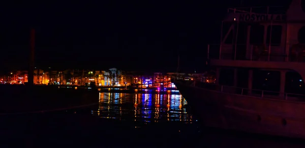 Marmarís Mugla Turquía Vista Marmaris Por Noche Luces Multicolores Sobre —  Fotos de Stock