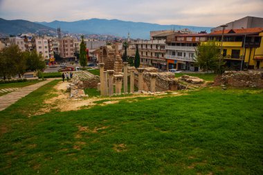 SELCUK, IZMIR, TURKEY: İzmir 'in antik harabeleri, su kemerleri ve Selcuk kasabasının en iyi manzarası.