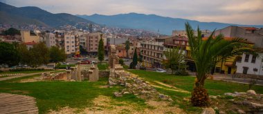 SELCUK, IZMIR, TURKEY: İzmir 'in antik harabeleri, su kemerleri ve Selcuk kasabasının en iyi manzarası.