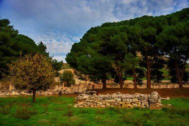 EPHESUS, SELCUK, IZMIR, TURKEY: Ticari Agora Türkiye 'nin Selcuk ilindeki antik Efes kentinin ana ticaret platformu ve kalıntıları.