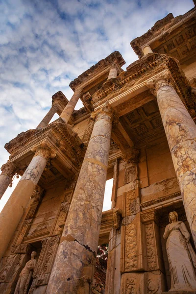 Ephesus Selcuk Izmir Turkey 古代都市エペソの摂氏図書館 トルコのほとんどの古代都市を訪問 — ストック写真