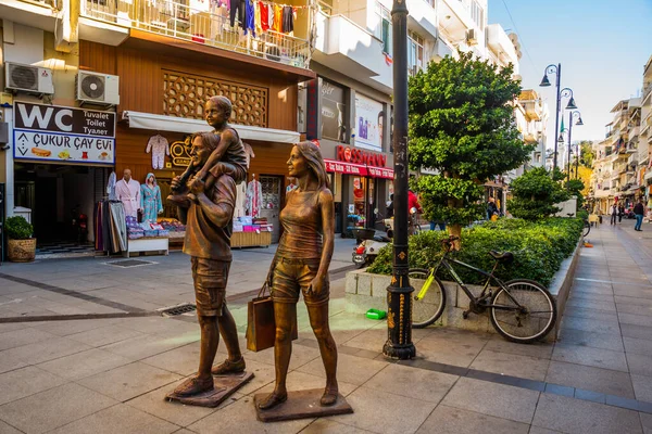 Marmaris Mugla Turquie Sculptures Une Famille Qui Fait Shopping Sur — Photo