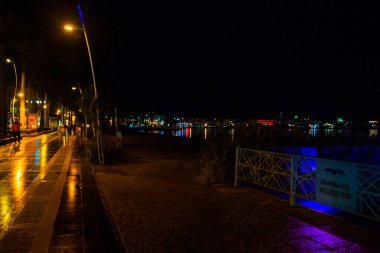 Marmaris, MUGLA, TURKEY: Marmaris 'te yeni yıl için süslenmiş güzel bir gece caddesi