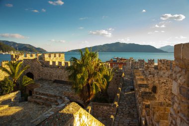 MARİS, MUGLA, TURKEY: güneşli bir günde Marmaris Kalesi 'nden görüntü.