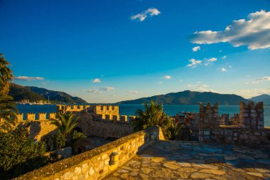 MARİS, MUGLA, TURKEY: güneşli bir günde Marmaris Kalesi 'nden görüntü.