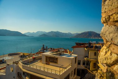 MARİS, MUGLA, TURKEY: güneşli bir günde Marmaris Kalesi 'nden görüntü.