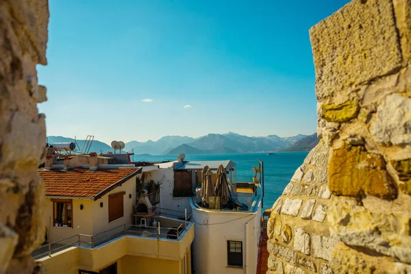 MARİS, MUGLA, TURKEY: güneşli bir günde Marmaris Kalesi 'nden görüntü.