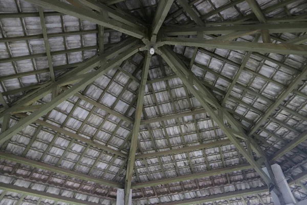 Unikalne Symetryczne Zdjęcie Domu Dachu — Zdjęcie stockowe
