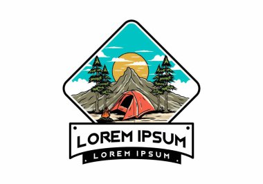 Dağ kampı kubbe çadırı tasarımı kullanıyor.