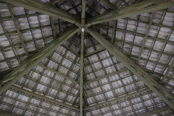 Unikalne Symetryczne Zdjęcie Domu Dachu — Zdjęcie stockowe