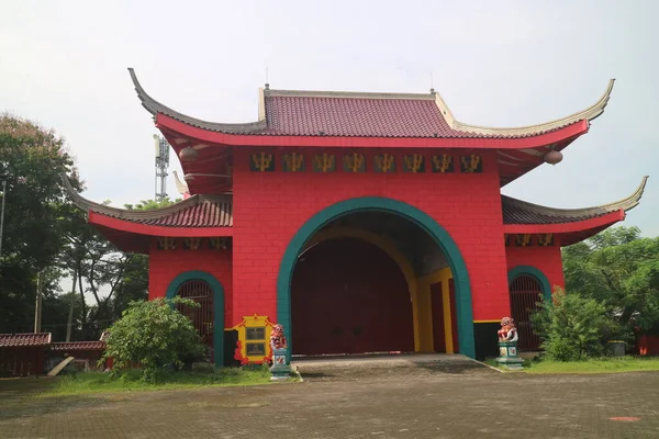 Semarang Ινδονησία Ιανουαρίου 2022 Μεγάλη Κόκκινη Πύλη Στο Sam Poo — Φωτογραφία Αρχείου