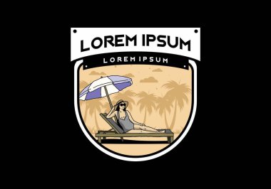 Şemsiye tasarımı altındaki plaj sandalyesinde rahatla.