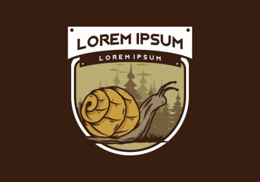 Büyük vahşi salyangoz orman çiziminde sürünüyor.