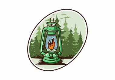 Çam ağaçları arasında alev saçan renkli dış fener tasarımı.